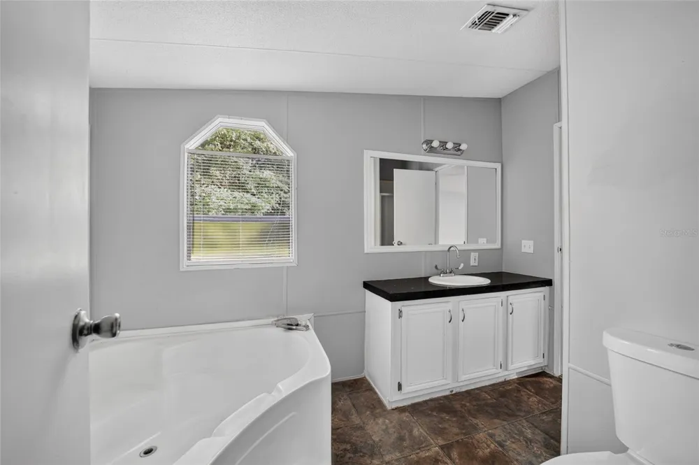 14210 NW HIGHWAY 464B Morriston, FL 32668
