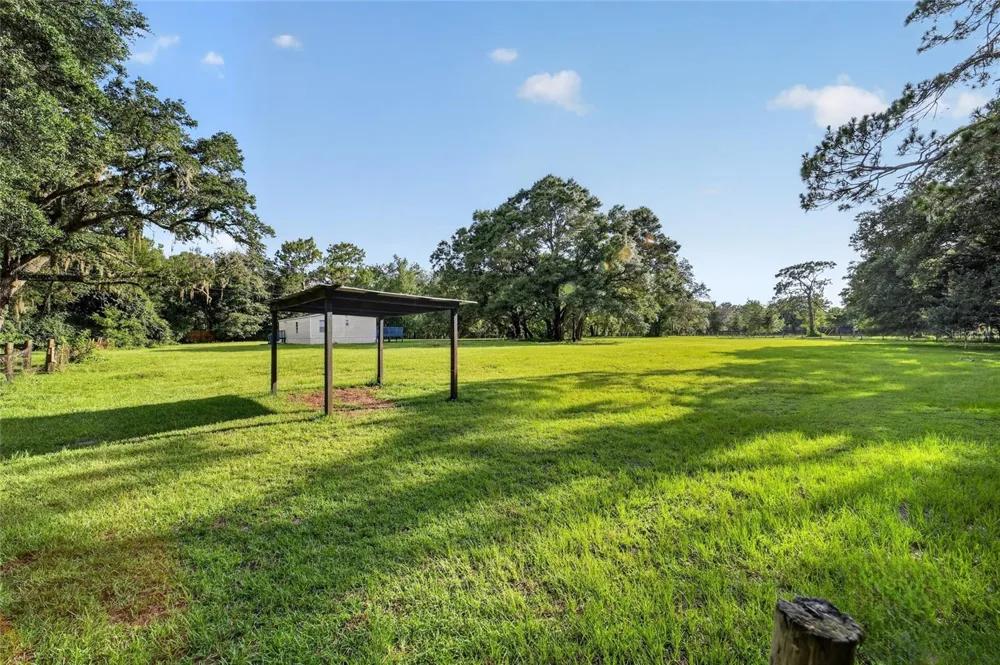14210 NW HIGHWAY 464B Morriston, FL 32668