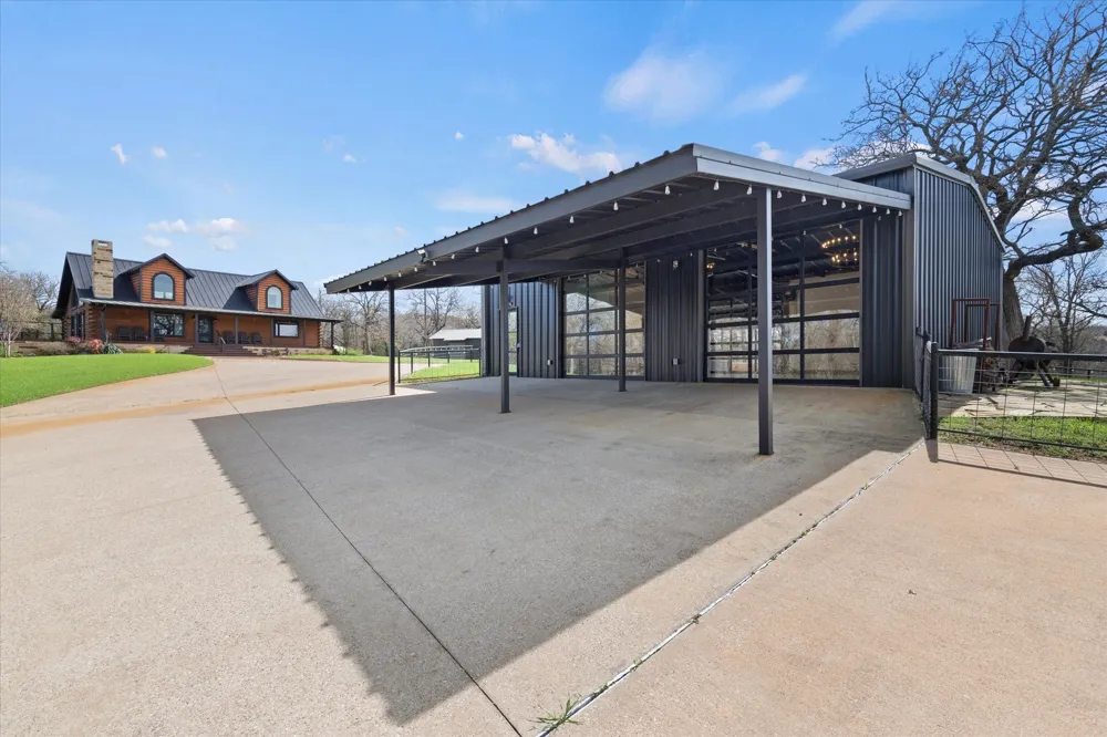 2194 Fm 2382 St Jo, TX 76265