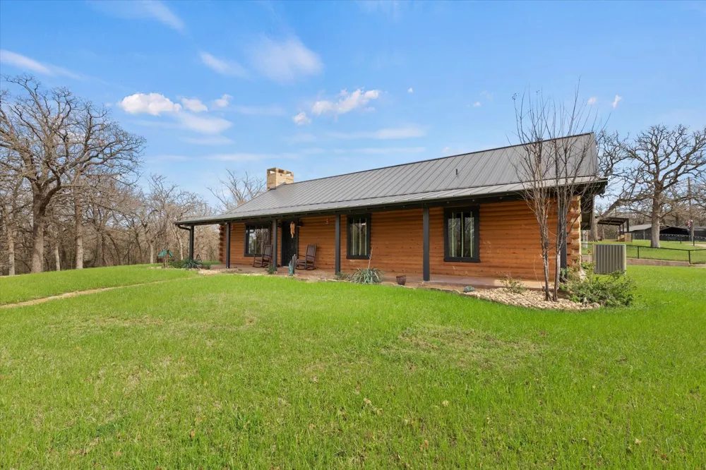 2194 Fm 2382 St Jo, TX 76265