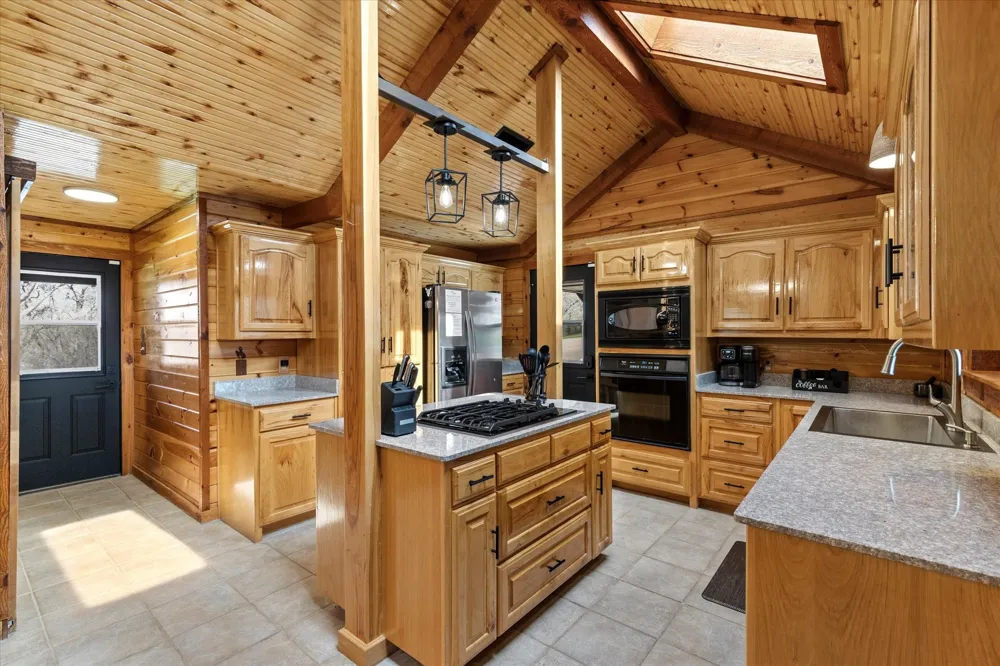 2194 Fm 2382 St Jo, TX 76265