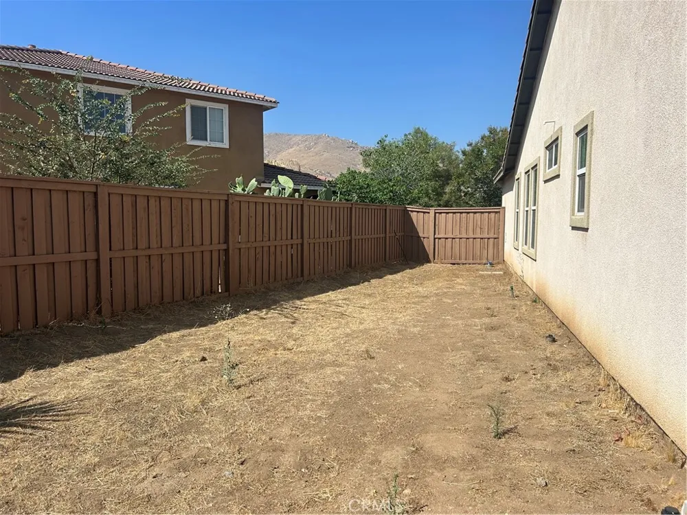 729 Bailey Lane San Jacinto, CA 92582