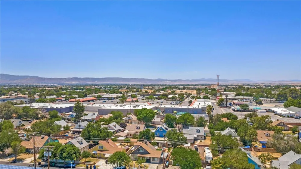 44309 Hardwood Avenue Lancaster, CA 93534