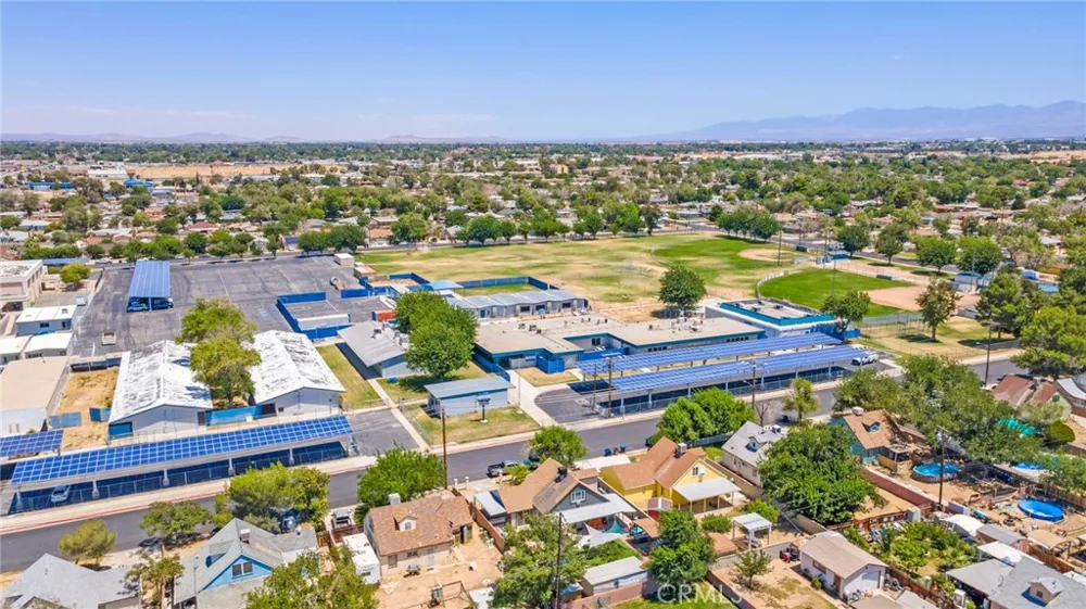 44309 Hardwood Avenue Lancaster, CA 93534