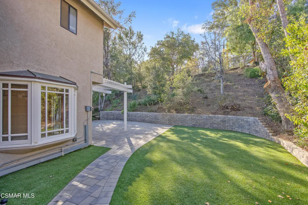3831 Cottonwood Grove Trail Calabasas, CA 91301