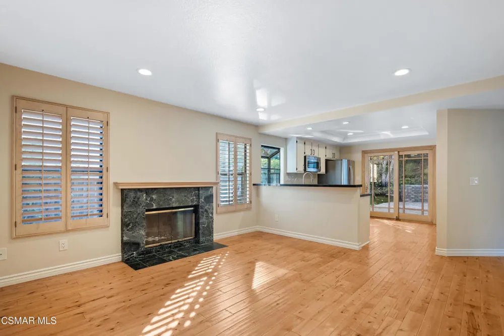 3831 Cottonwood Grove Trail Calabasas, CA 91301