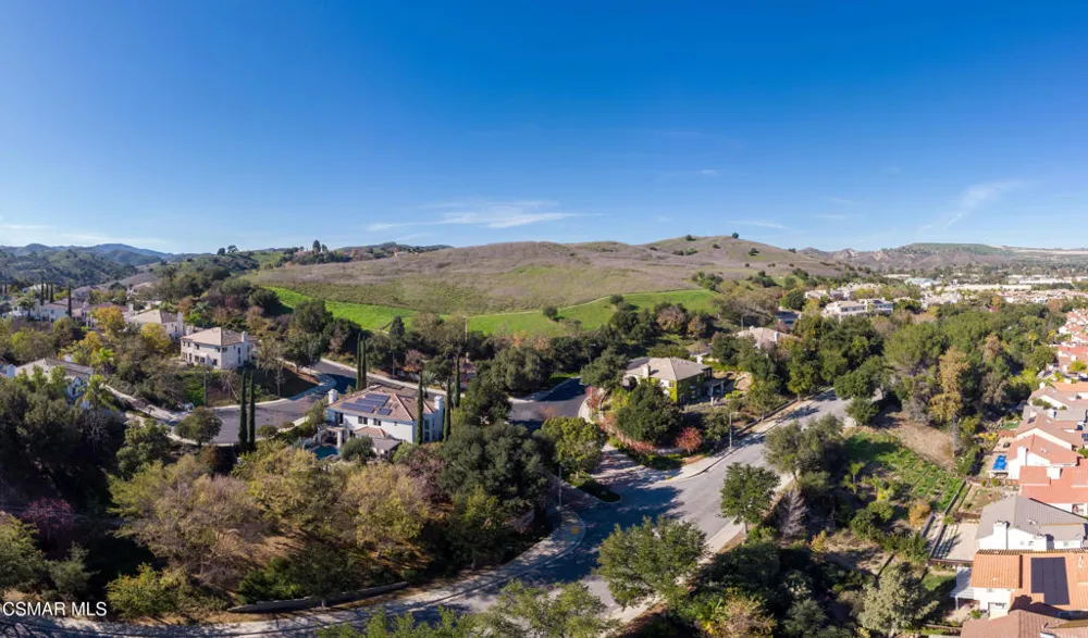3831 Cottonwood Grove Trail Calabasas, CA 91301