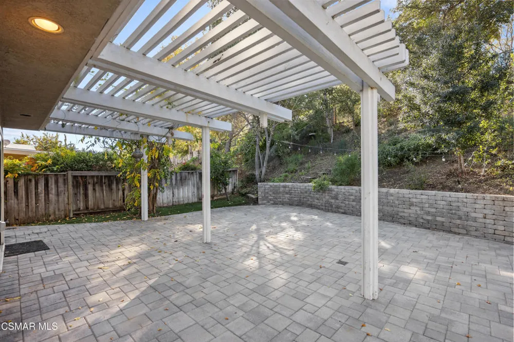 3831 Cottonwood Grove Trail Calabasas, CA 91301