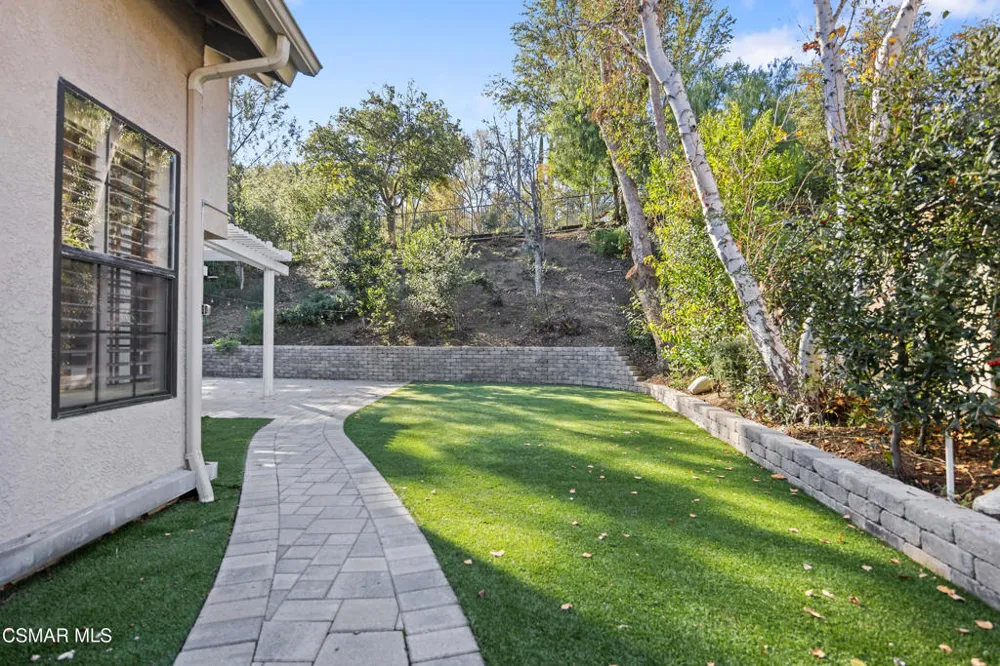 3831 Cottonwood Grove Trail Calabasas, CA 91301