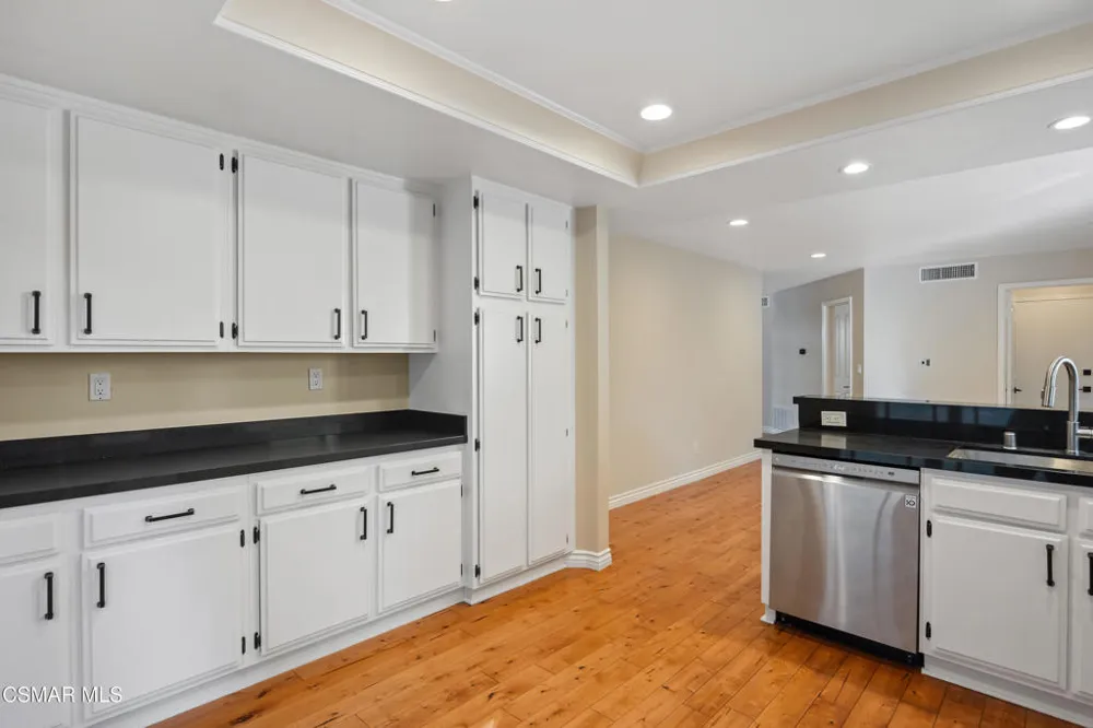 3831 Cottonwood Grove Trail Calabasas, CA 91301