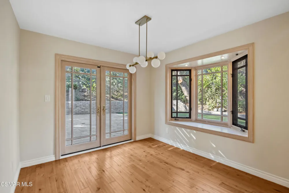 3831 Cottonwood Grove Trail Calabasas, CA 91301