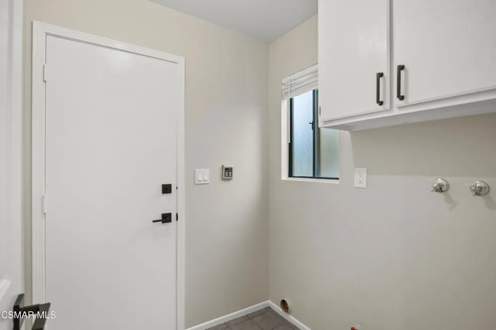 3831 Cottonwood Grove Trail Calabasas, CA 91301