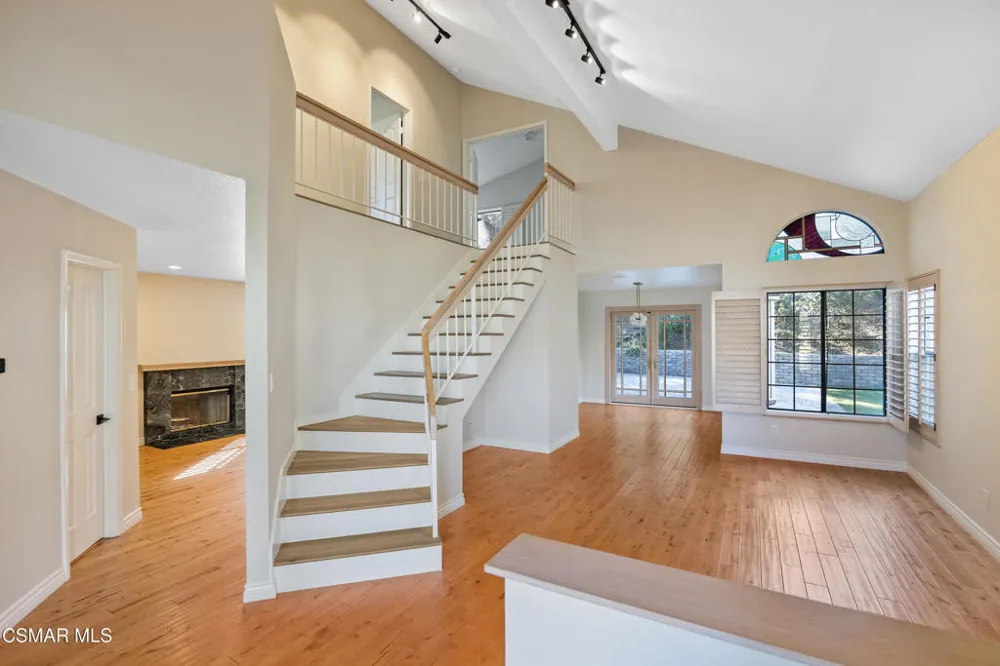 3831 Cottonwood Grove Trail Calabasas, CA 91301