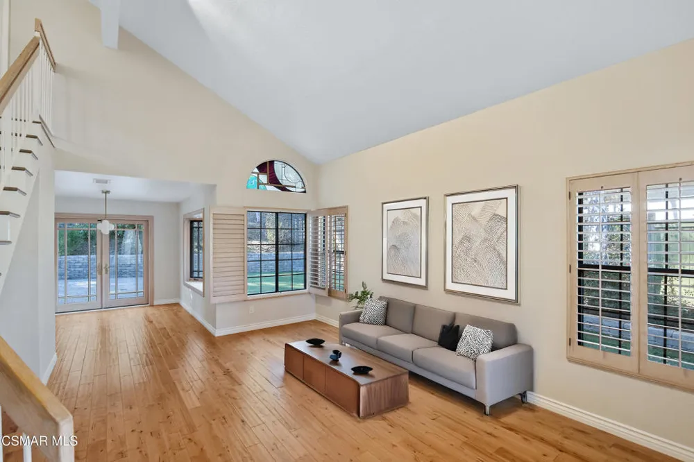 3831 Cottonwood Grove Trail Calabasas, CA 91301