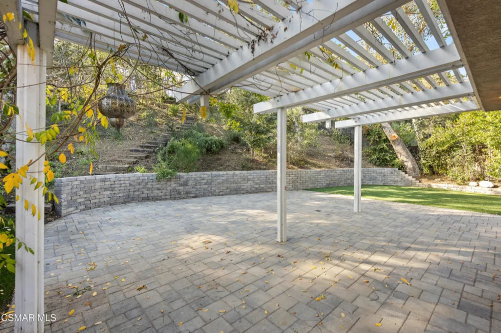 3831 Cottonwood Grove Trail Calabasas, CA 91301