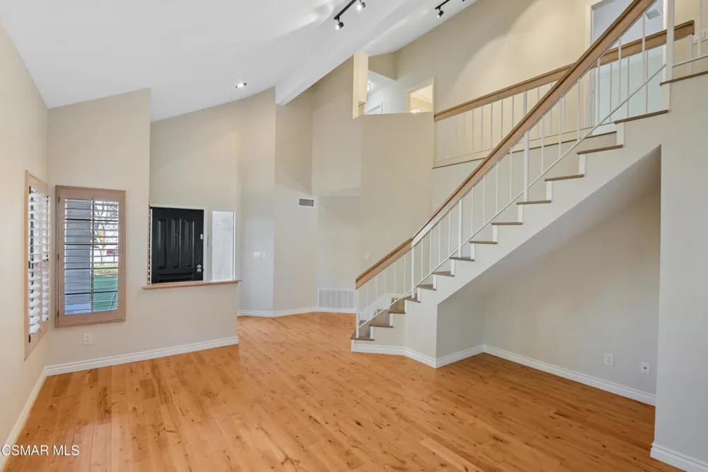 3831 Cottonwood Grove Trail Calabasas, CA 91301