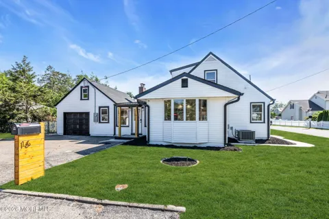 16 Larboard Street