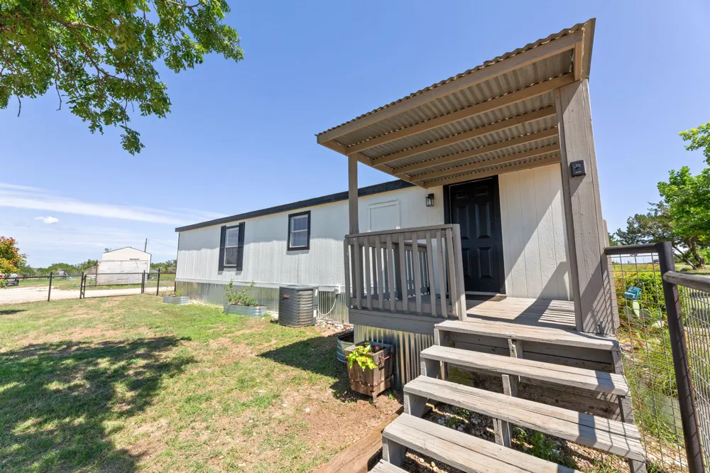 930 County Road 224 Florence, TX 76527