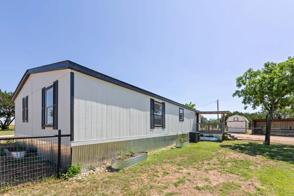 930 County Road 224 Florence, TX 76527