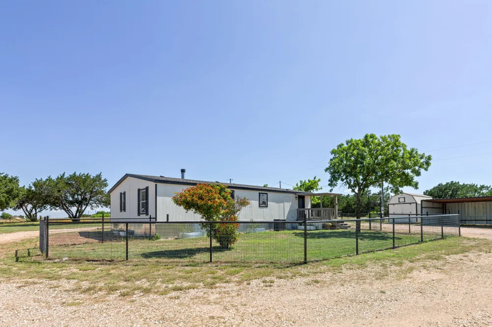 930 County Road 224 Florence, TX 76527