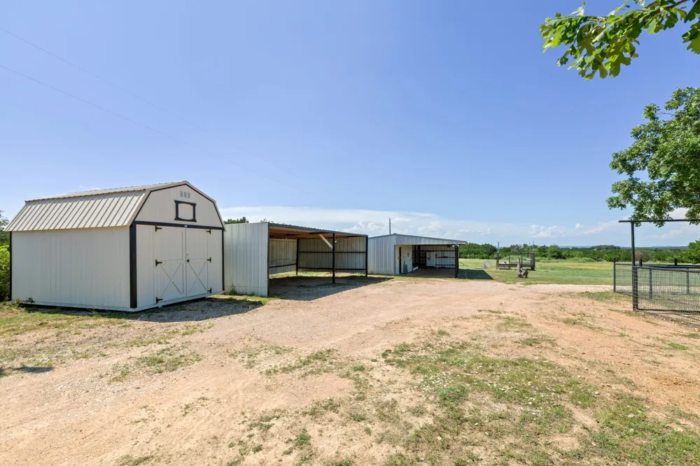 930 County Road 224 Florence, TX 76527