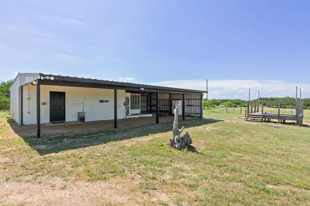 930 County Road 224 Florence, TX 76527