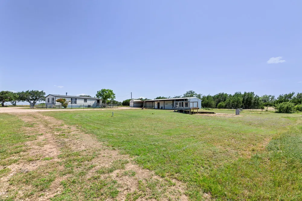 930 County Road 224 Florence, TX 76527