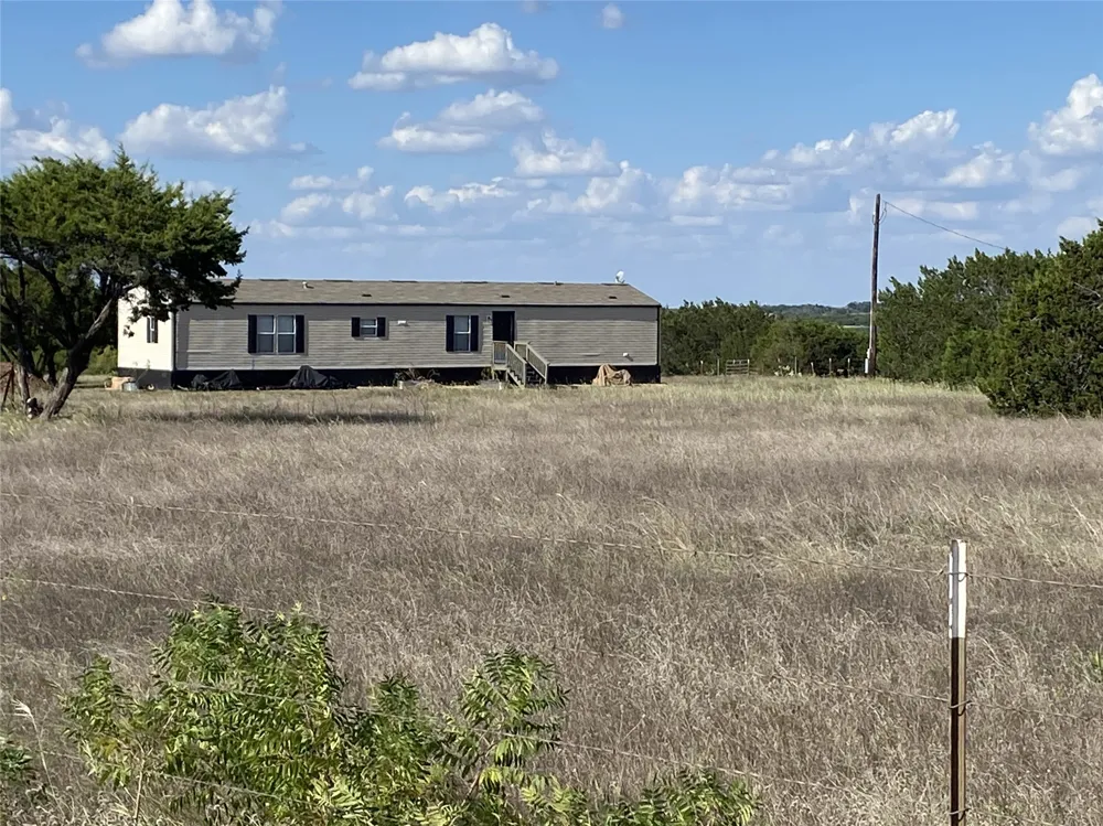 930 County Road 224 Florence, TX 76527