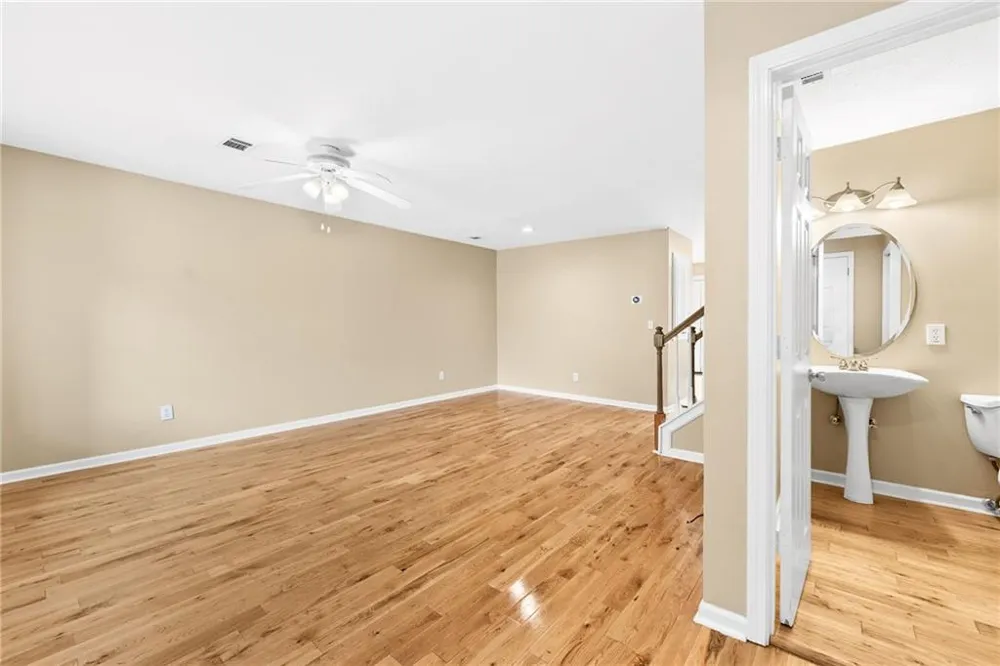2266 Oak Glenn Circle Duluth, GA 30096