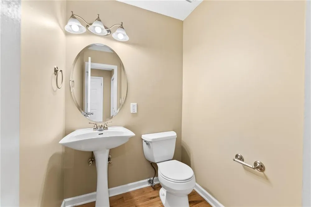 2266 Oak Glenn Circle Duluth, GA 30096