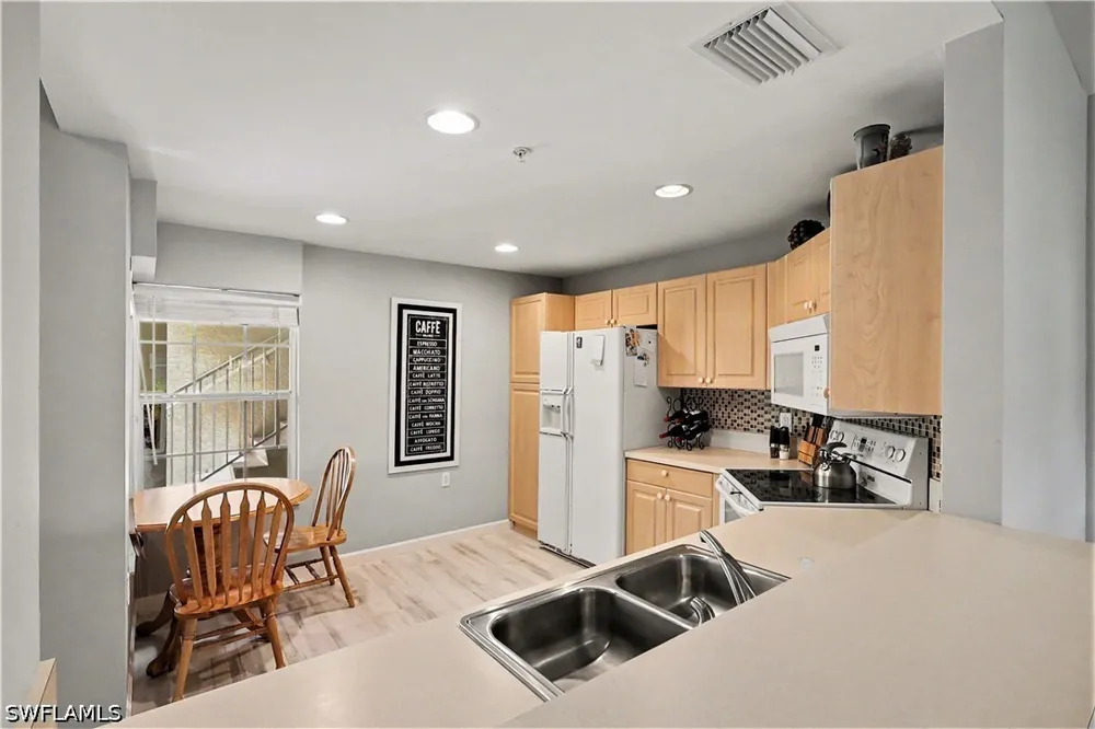 Horizon Lane #2303 Naples, FL 34109
