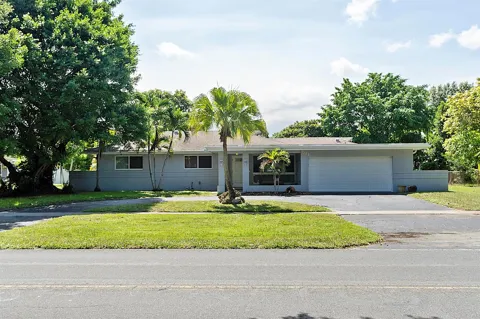 521 SW 59th Avenue