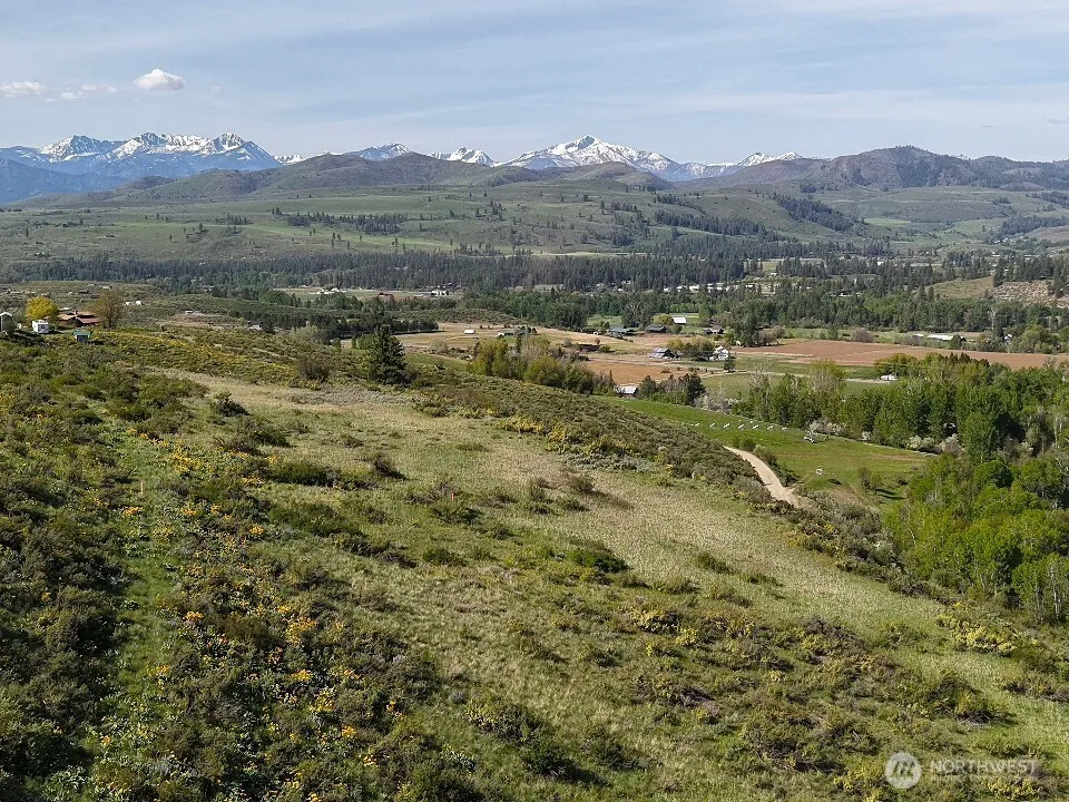42 Prospect Road Winthrop, WA 98862