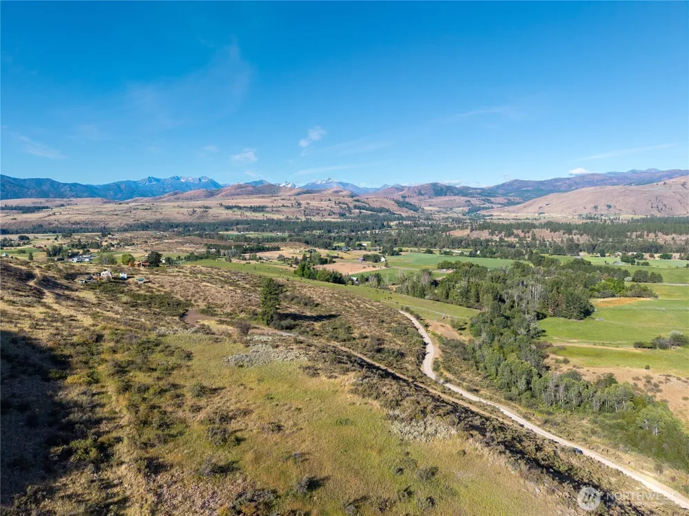 42 Prospect Road Winthrop, WA 98862