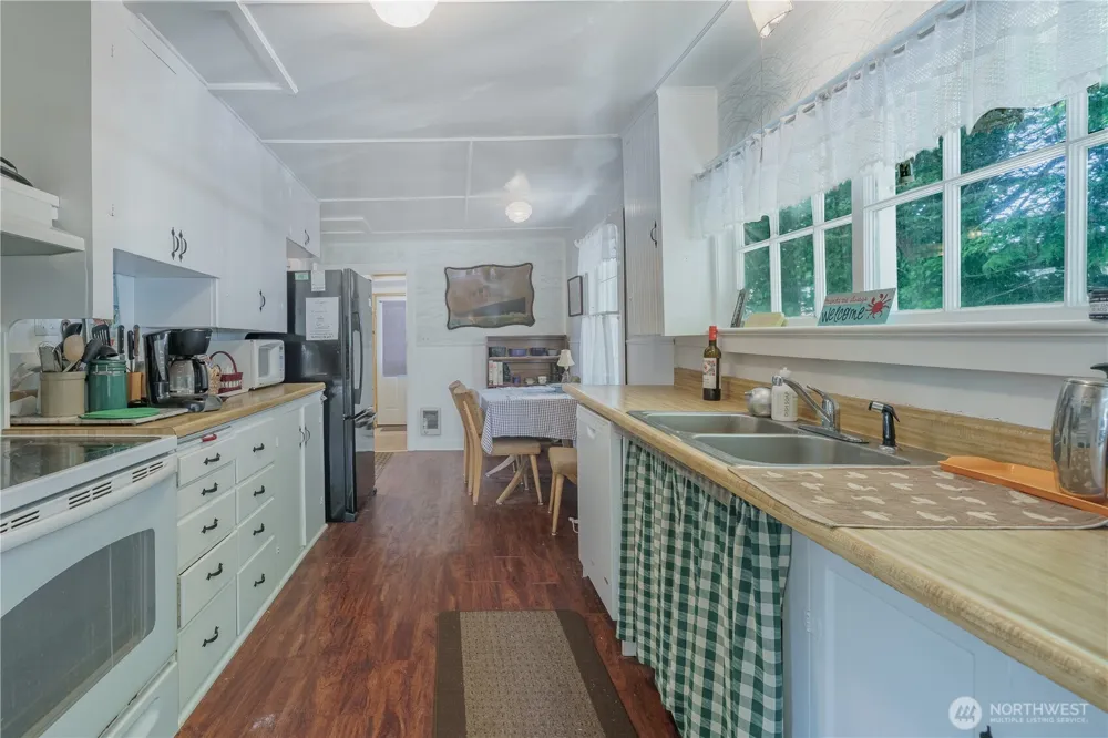 1305 268th Place Ocean Park, WA 98640