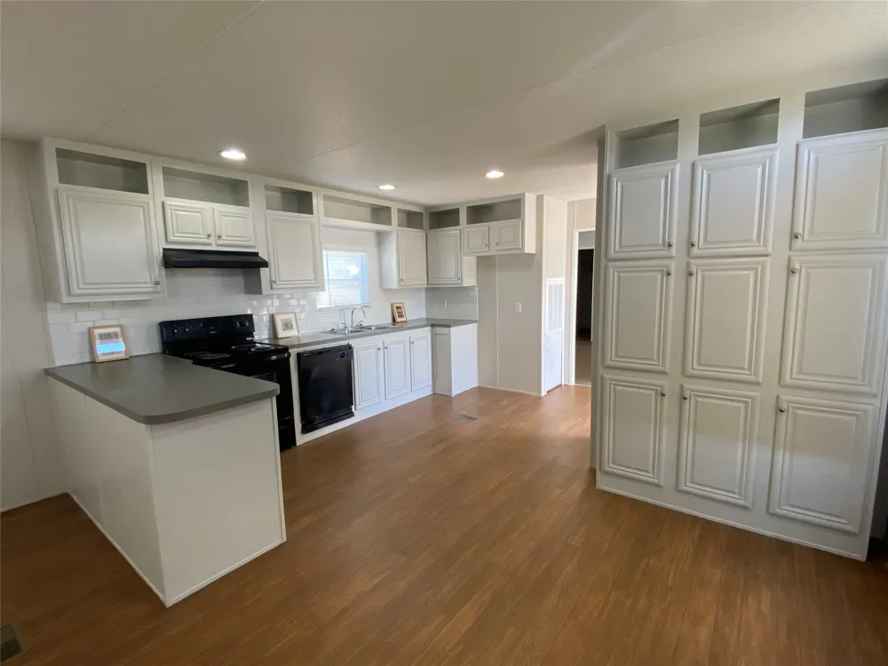 930 County Road 224 Florence, TX 76527