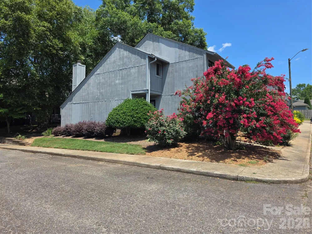 100 Willow Run Drive #22 Gastonia, NC 28056