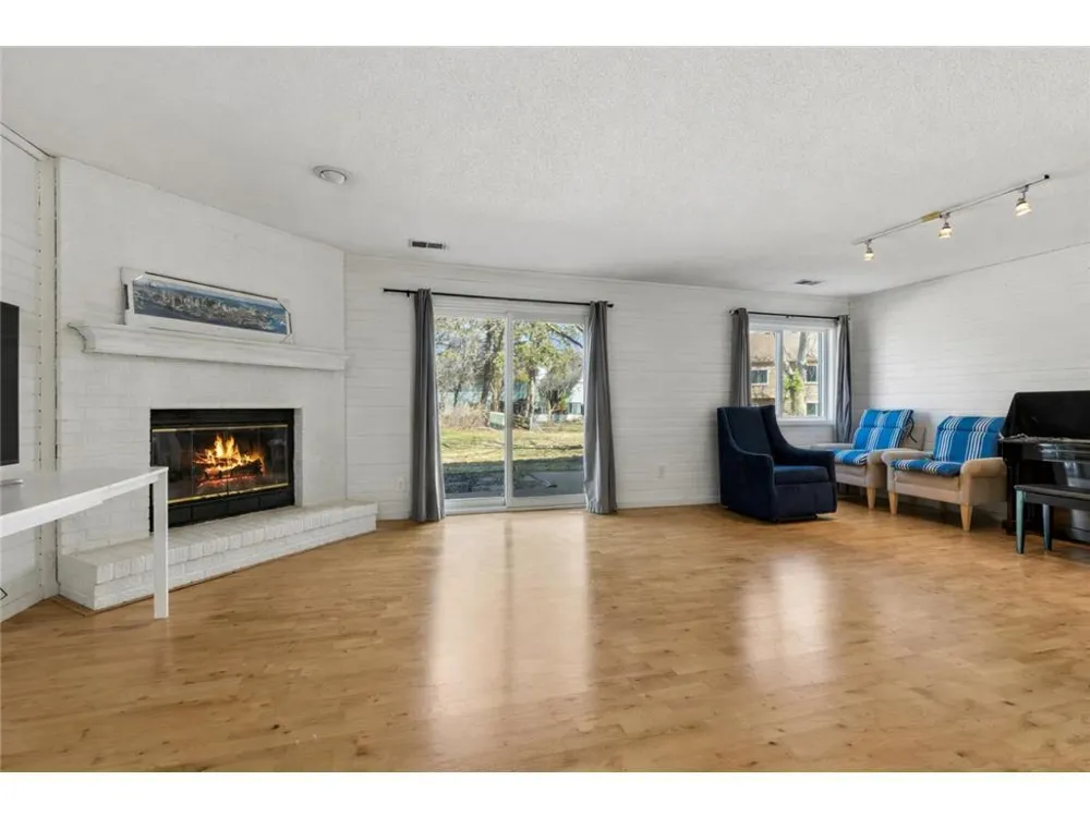 15345 41st Place Plymouth, MN 55446