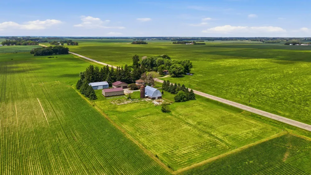 8169 Highway 30 E Blooming Prairie, MN 55917