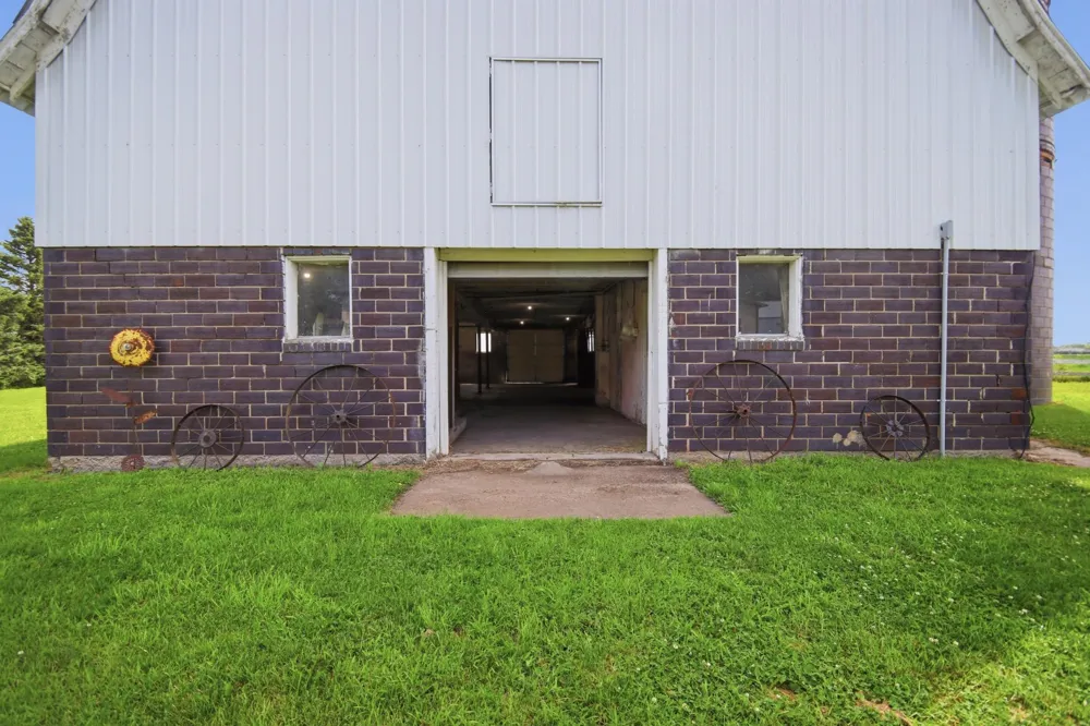 8169 Highway 30 E Blooming Prairie, MN 55917