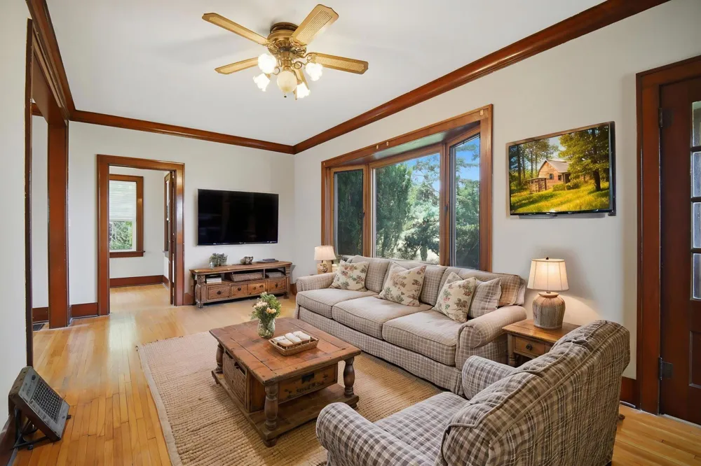 8169 Highway 30 E Blooming Prairie, MN 55917
