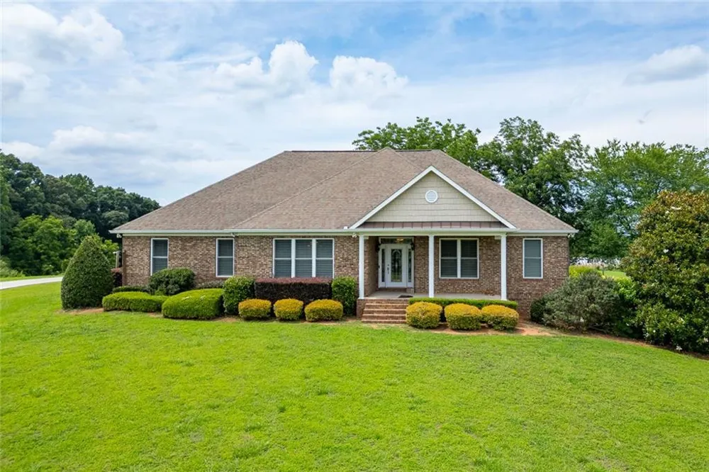 563 Martin Road Talmo, GA 30575