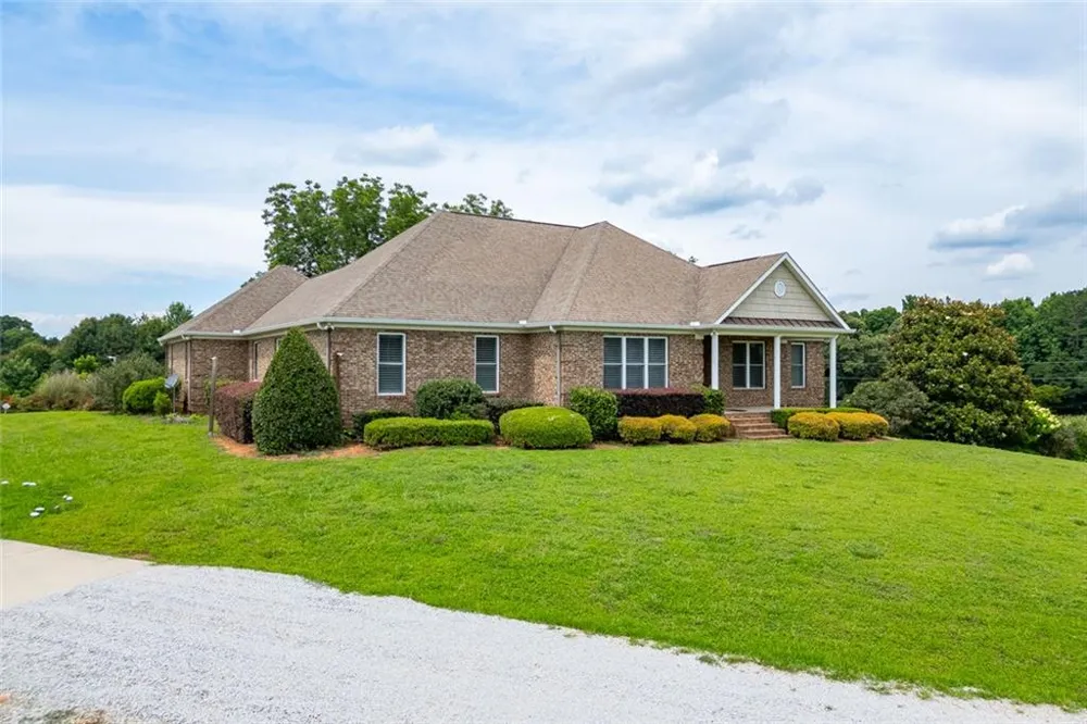 563 Martin Road Talmo, GA 30575