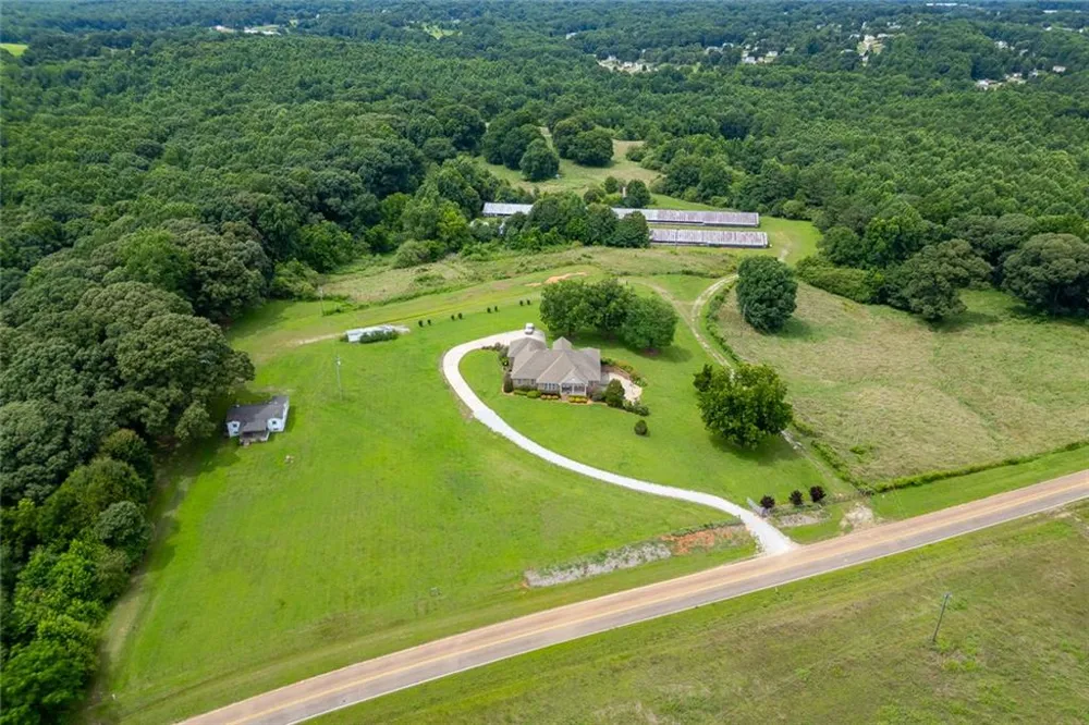 563 Martin Road Talmo, GA 30575
