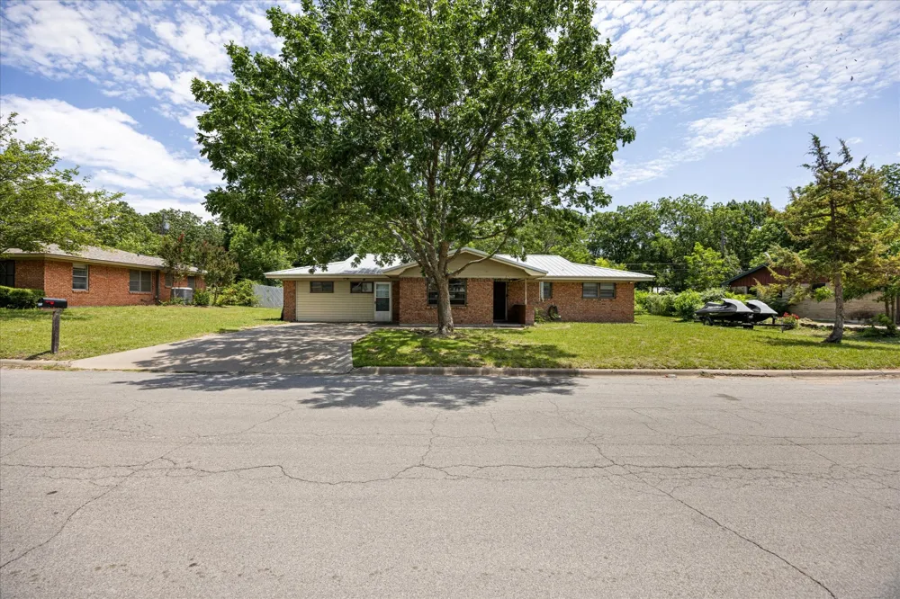575 Charlotte Avenue Stephenville, TX 76401