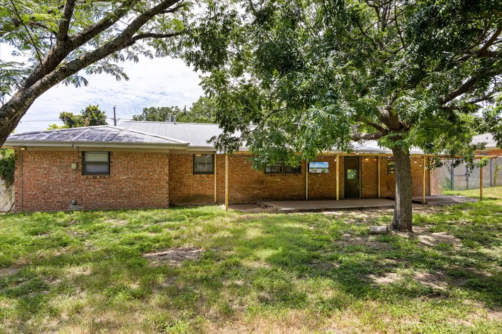 575 Charlotte Avenue Stephenville, TX 76401