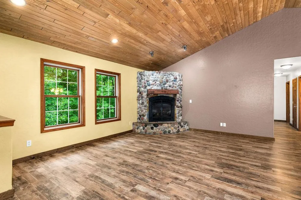 3639 Oak Lane Barnum, MN 55707