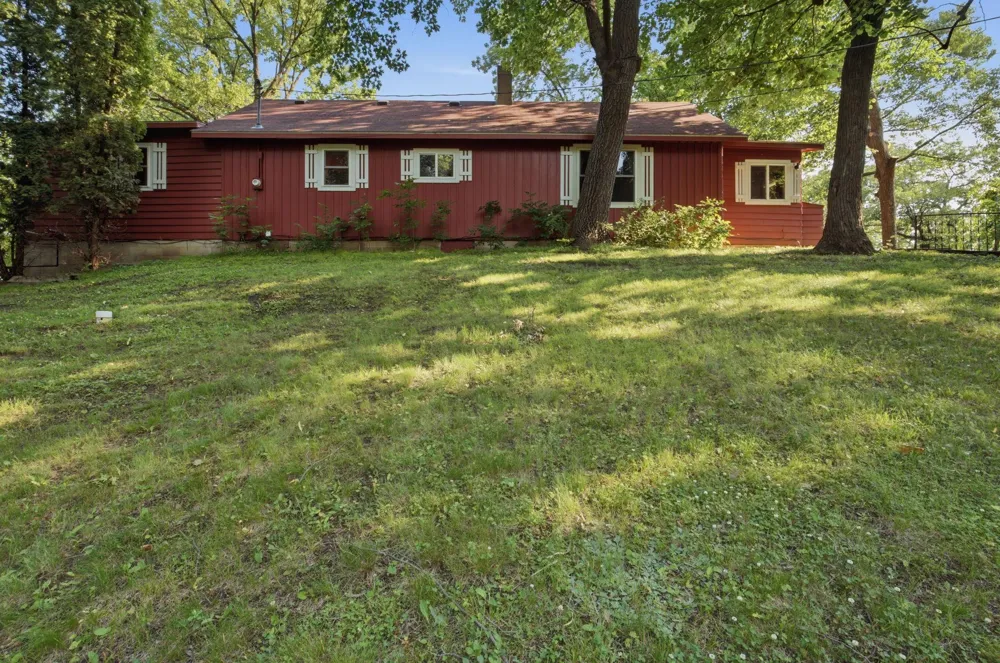 14626 73rd Street NE Spicer, MN 56288