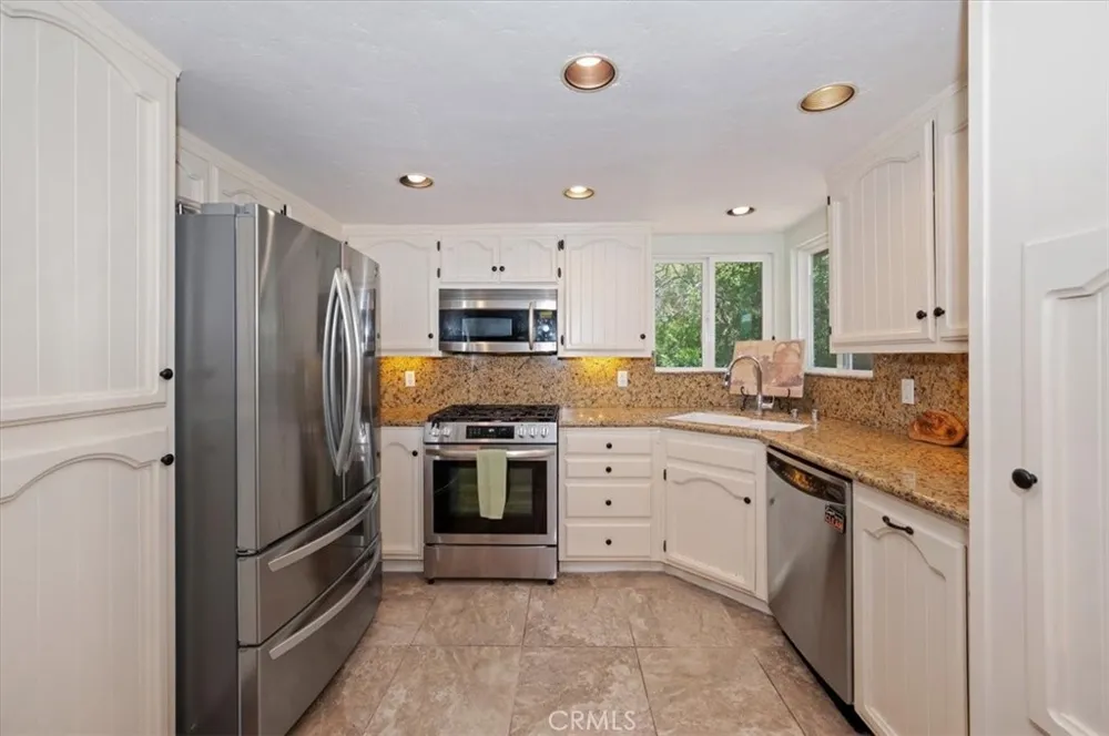334 Highland Drive Lake Arrowhead, CA 92352