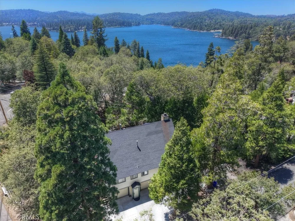 334 Highland Drive Lake Arrowhead, CA 92352